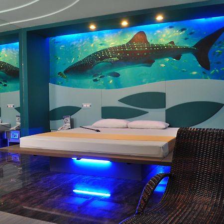 Hotel Dream World Las Piñas Exterior foto